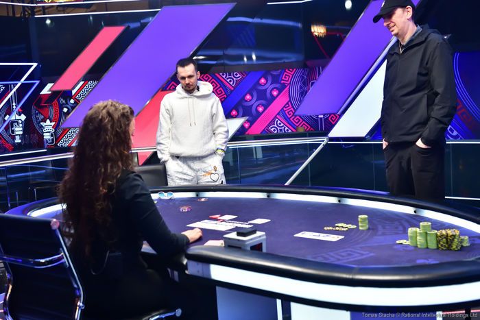 Der Geschäftsmann Gabriel Abusada James Castillo gewinnt zum zweiten Mal das Super High Roller Megapack in Höhe von 100.000 Euro des TSJ Barcelona